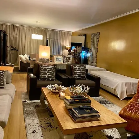 Quarto em Acomodações Particulares Triplex Luxury For 5 People&beach&city&private Pool