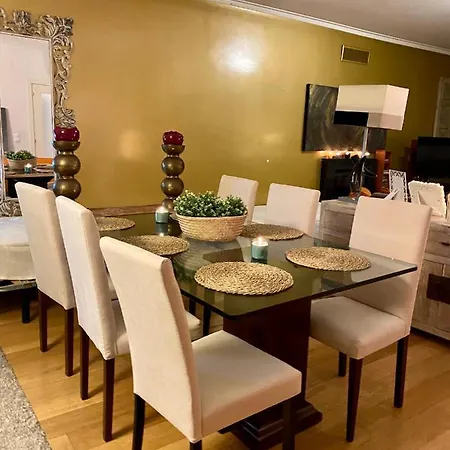 Quarto em Acomodações Particulares Triplex Luxury For 5 People&beach&city&private Pool